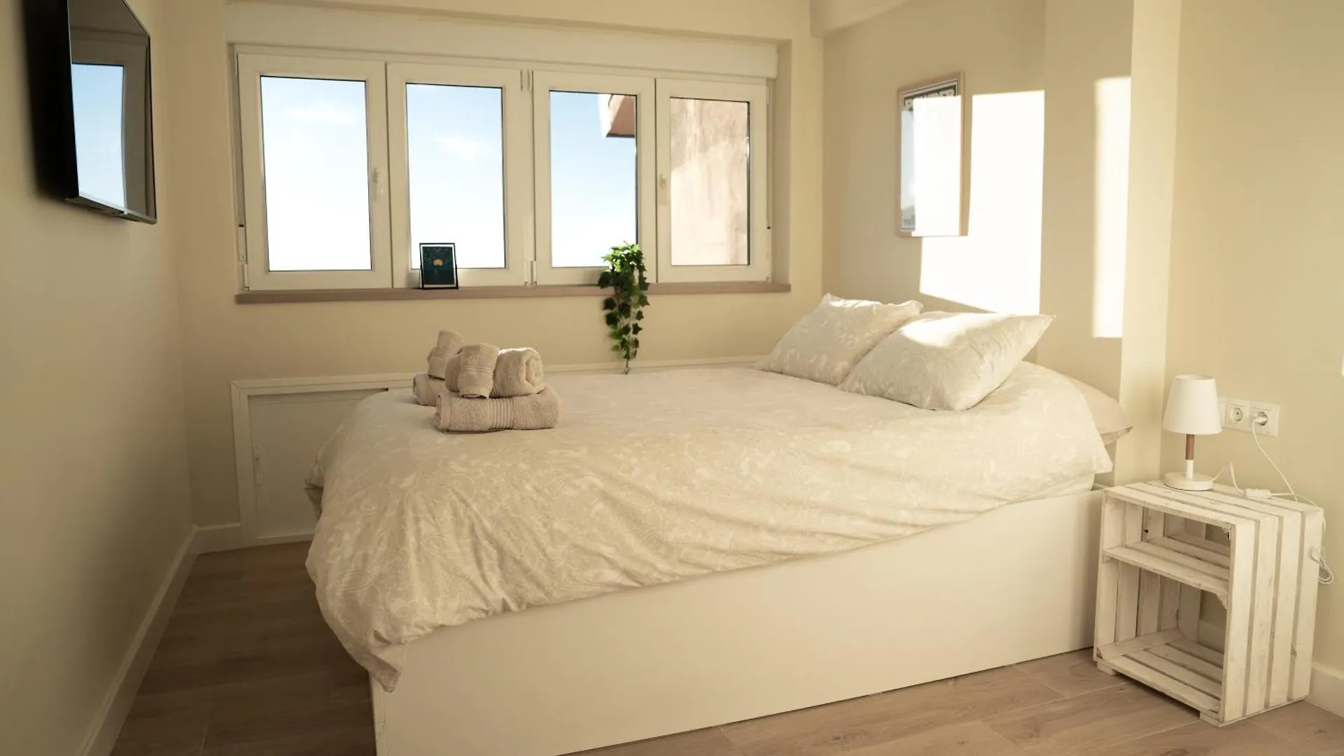 Luxury And Newly Refurbished 3 Bedroom Apartment Next To The Slopes Including Indoor Parking Sierra Nevada 0*,  Spain